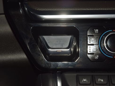 Used 2024 GMC Sierra 1500 Denali AWD/4WD image 37