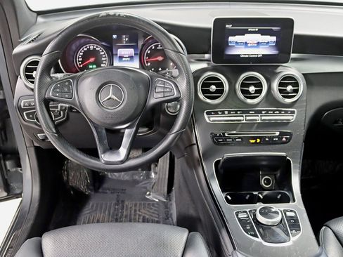 Used 2018 Mercedes-Benz GLC 300 w/ Premium Package image 14