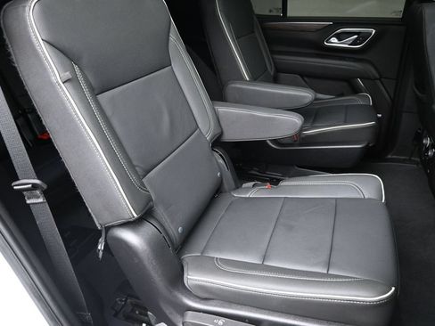 Used 2024 Chevrolet Tahoe Premier AWD/4WD image 36