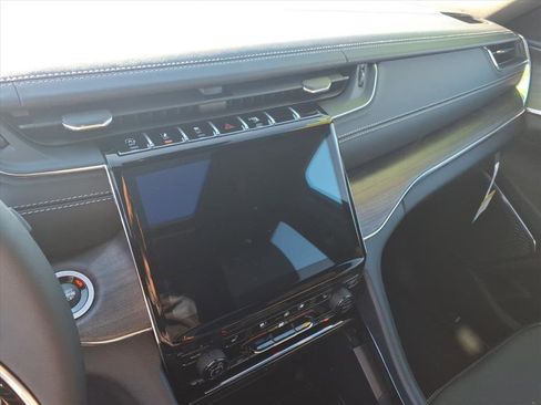 New 2025 Jeep Grand Cherokee L Overland w/ Trailer Tow Package image 15