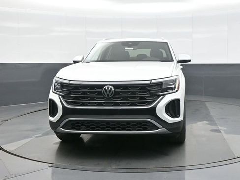 New 2026 Volkswagen Atlas Cross Sport SE image 2