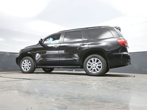 Used 2015 Toyota Sequoia Platinum w/ Four Season Floor Mat Package image 59