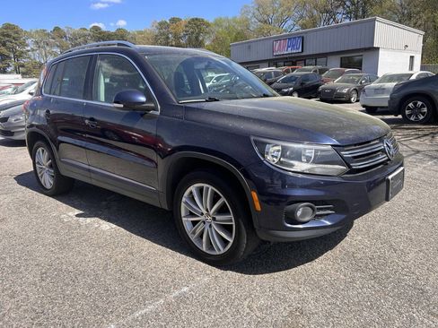 Used 2013 Volkswagen Tiguan SE image 2