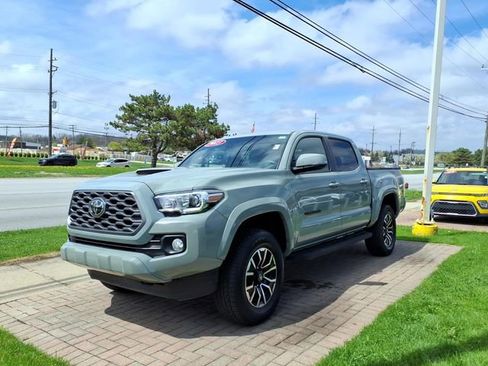 Certified 2023 Toyota Tacoma TRD Sport image 3