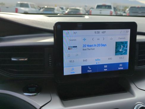 Used 2022 Ford Explorer XLT image 20