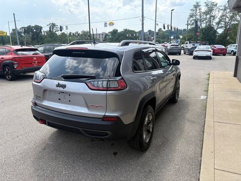 Used 2019 Jeep Cherokee Trailhawk w/ Comfort/Convenience Group AWD/4WD image 5