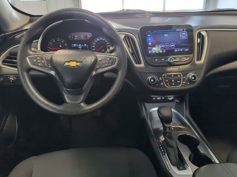 Used 2023 Chevrolet Malibu LT FWD image 18
