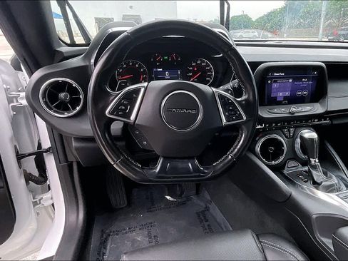 Used 2020 Chevrolet Camaro LT w/ Technology Package RWD image 6