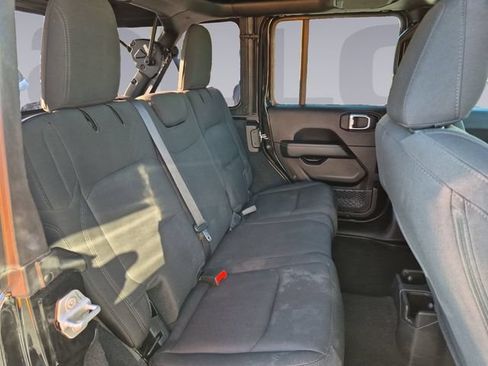 Used 2023 Jeep Wrangler Unlimited Sahara AWD/4WD image 18