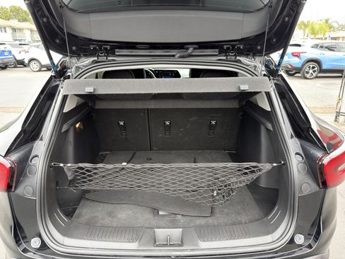 Used 2025 Chevrolet Trax LT FWD image 15