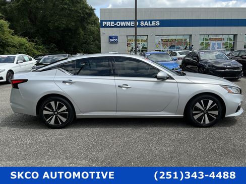 Used 2020 Nissan Altima 2.5 SL FWD image 6