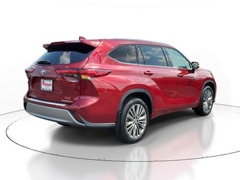 Used 2020 Toyota Highlander Platinum AWD/4WD image 4