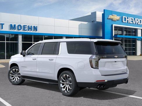 New 2026 Chevrolet Suburban Premier image 3