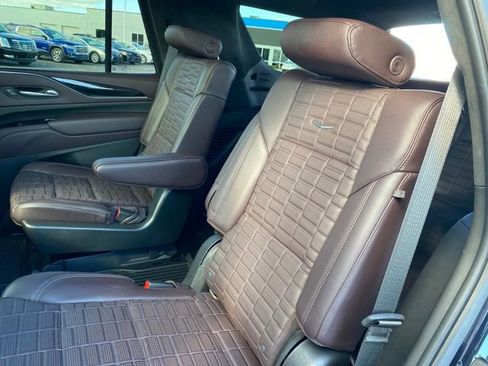 Certified 2022 Cadillac Escalade Premium Luxury Platinum image 19
