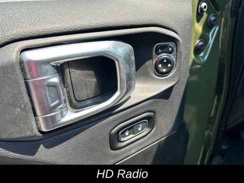 Used 2024 Jeep Wrangler Unlimited Sahara w/ Technology Group AWD/4WD image 15