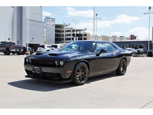 Used 2023 Dodge Challenger SRT Hellcat image 2