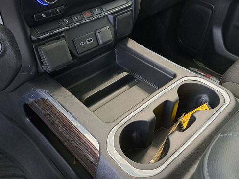 Used 2022 Chevrolet Silverado 1500 LT Trail Boss image 17