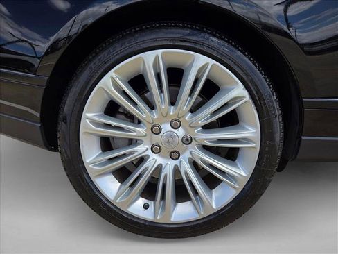 Certified 2020 Land Rover Range Rover Long Wheelbase HSE image 23
