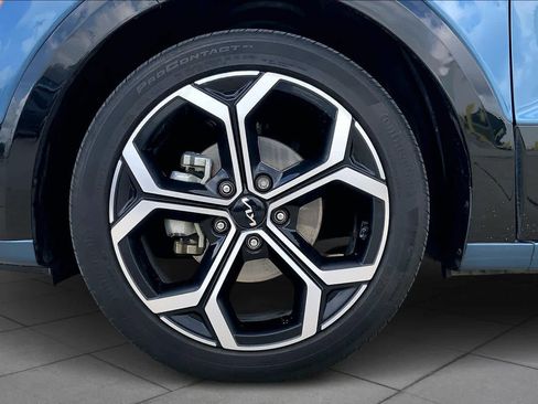 Used 2023 Kia Niro SX Touring image 11