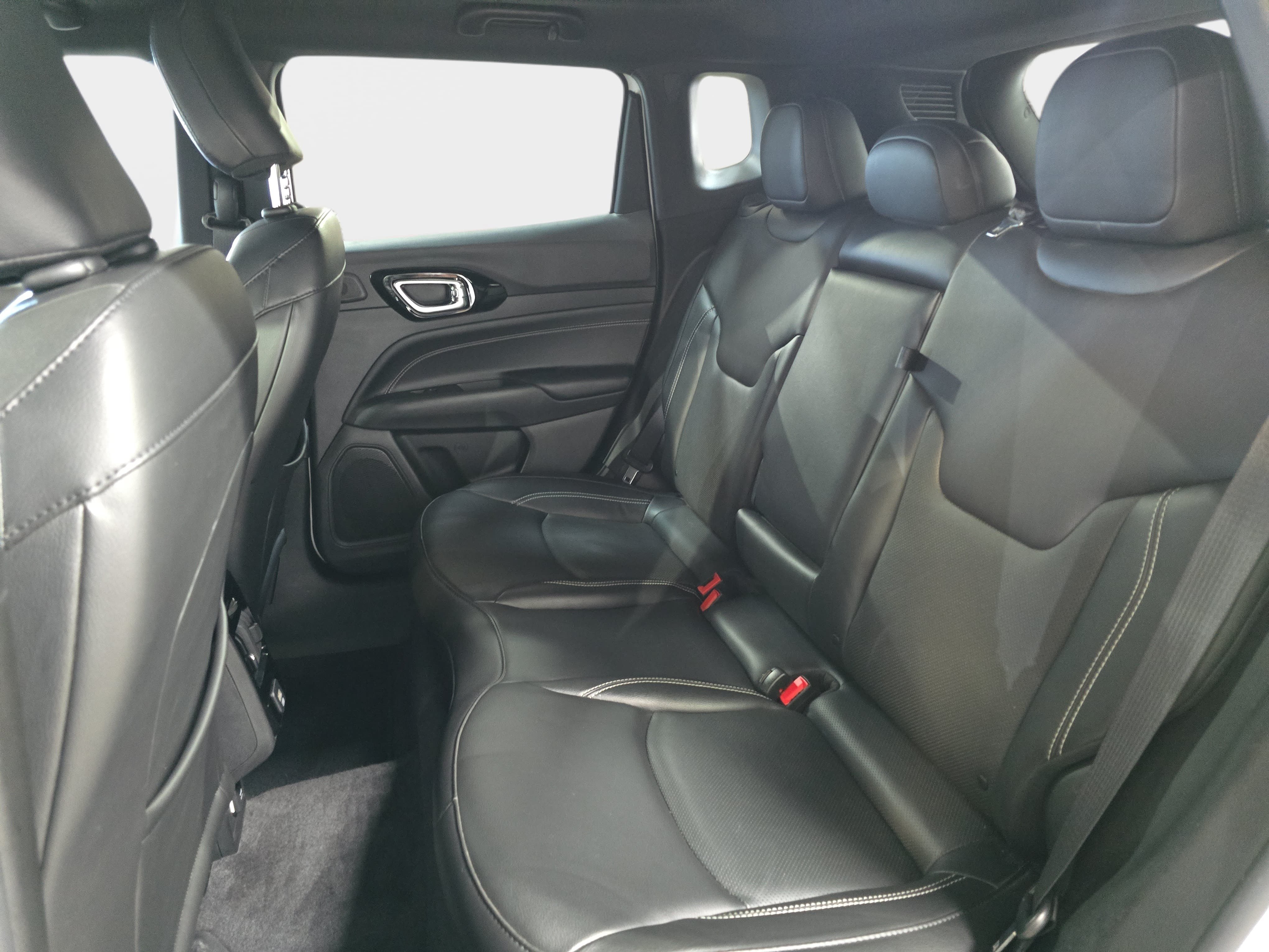 Used 2022 Jeep Compass High Altitude AWD/4WD image 11