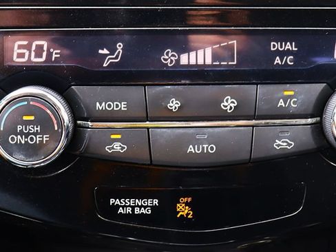 Used 2019 Nissan Rogue SV FWD image 46