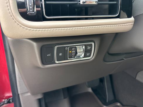 Used 2020 Lincoln Aviator Reserve w/ Equipment Group 202A image 14