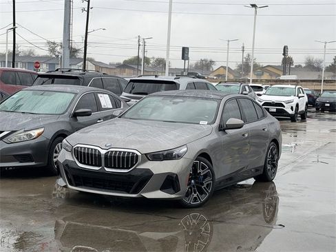 Used 2024 BMW i5 eDrive40i w/ M Sport Package image 2