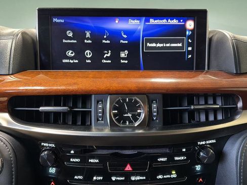 Used 2016 Lexus LX 570 4WD image 30