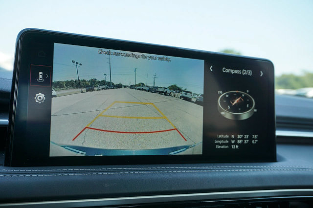 Used 2025 Genesis G70 2.5T RWD image 25