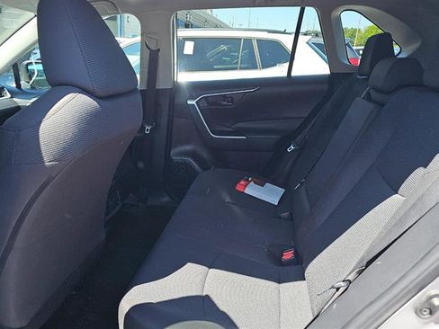 Used 2022 Toyota RAV4 LE AWD/4WD image 8