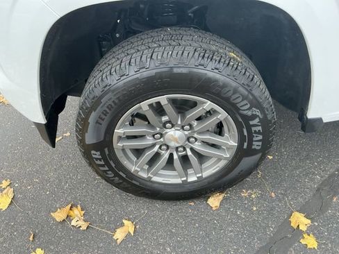 Used 2024 Chevrolet Colorado LT image 10