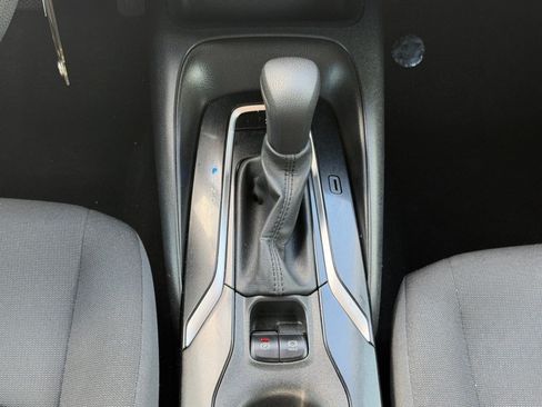 Used 2020 Toyota Corolla LE FWD image 23