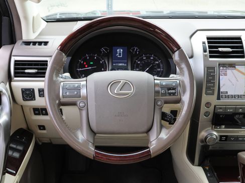 Used 2017 Lexus GX 460 Premium image 18