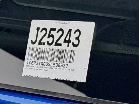 New 2025 Jeep Gladiator Willys image 25