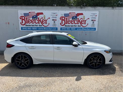 Used 2023 Honda Civic Sport Touring image 2