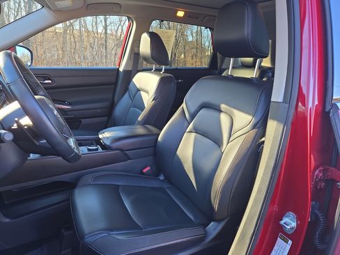 Used 2023 Nissan Pathfinder SL w/ SL Premium Package image 13