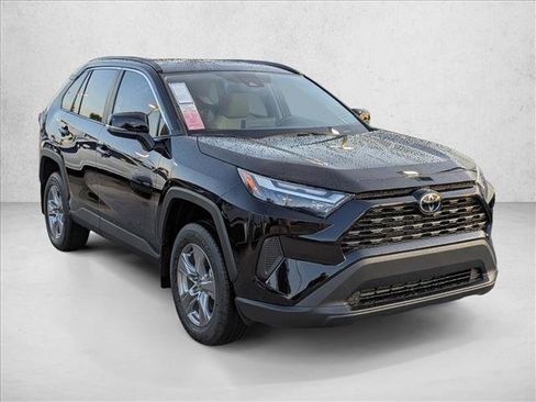 Certified 2025 Toyota RAV4 XLE w/ Convenience Package FWD image 7