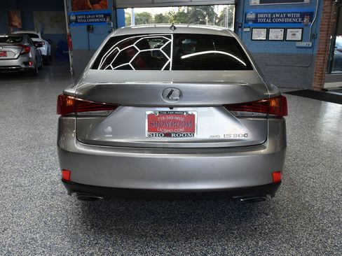 Used 2018 Lexus IS 300 AWD image 8