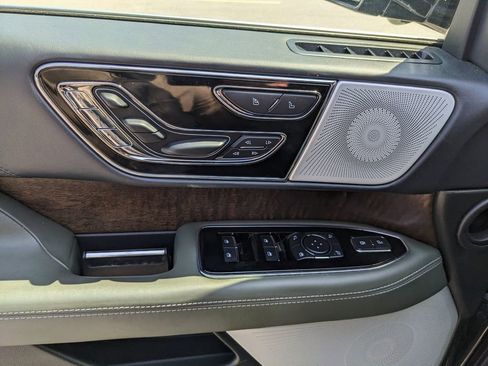 Used 2024 Lincoln Navigator Black Label image 8