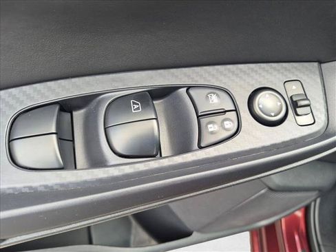 Used 2024 Nissan Sentra SV FWD image 9