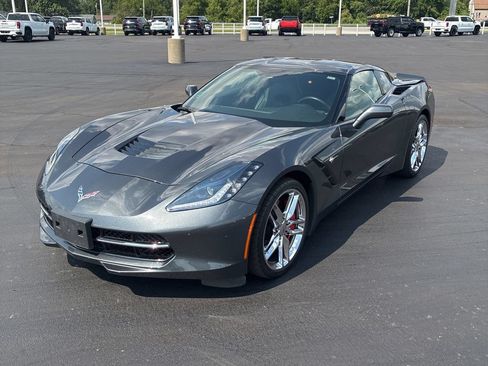 Used 2017 Chevrolet Corvette Stingray Coupe w/ Battery Protection Package RWD image 1