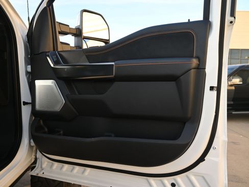 Used 2024 Ford F350 Platinum w/ FX4 Off-Road Package image 22