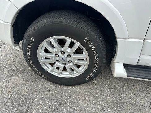 Used 2012 Ford Expedition Limited image 10