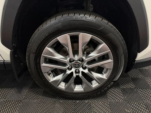 Used 2022 Toyota RAV4 Limited AWD/4WD image 20