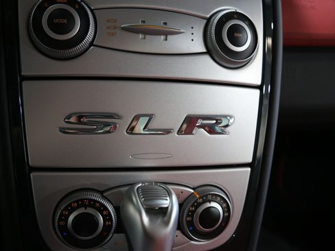 Used 2006 Mercedes-Benz SLR image 24