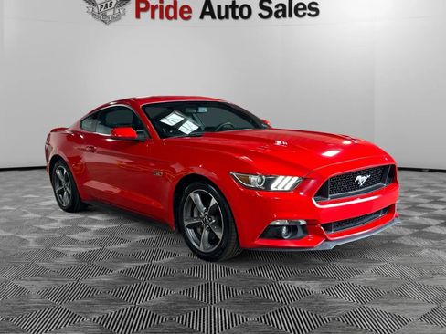 Used 2017 Ford Mustang GT RWD image 3
