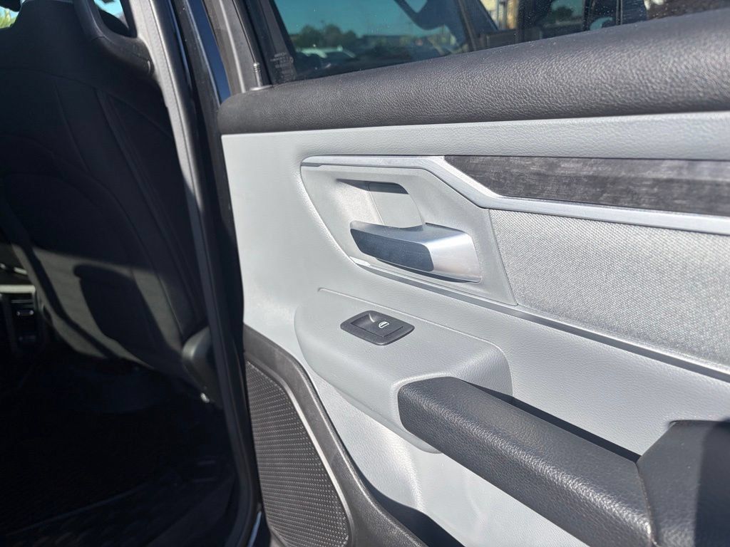 Used 2022 RAM 1500 Big Horn AWD/4WD image 32