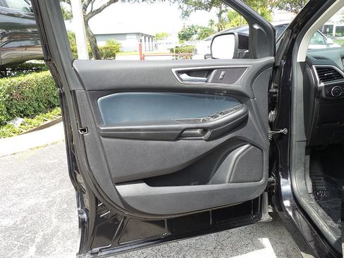 Used 2022 Ford Edge SEL w/ Sport Appearance Package AWD/4WD image 21