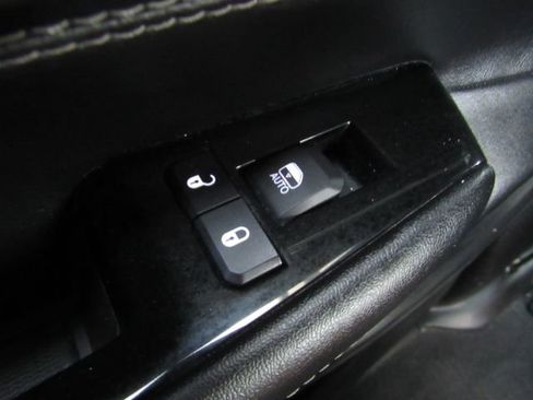 Used 2024 Jeep Wagoneer Series II w/ Flexible Seating Group RWD image 35