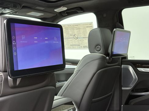 New 2026 Cadillac Escalade ESV Platinum Sport w/ LPO, ONYX Package AWD/4WD image 17